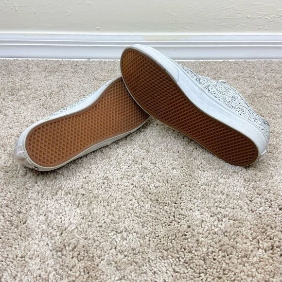 Vans Camden Paisley Print Lace-Up Sneakers - Picture 7 of 7